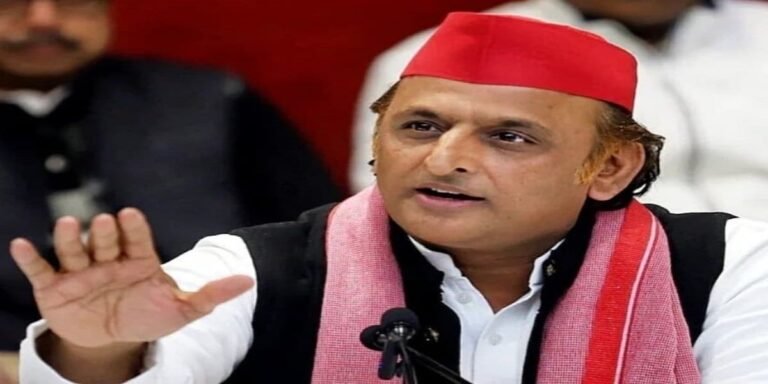 लोकतंत्र बचाने की जिम्मेदारी चुनाव आयोग की : अखिलेश यादव