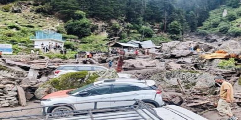 Kishtwar Cloudburst Update: अब तक 65 शव बरामद, बड़ी संख्या में नदी में बह गए लोग