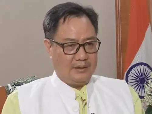 गिरफ्तारी पर पद से हटाने का कानून लाएगी सरकार: रिजिजू ने दिए संकेत