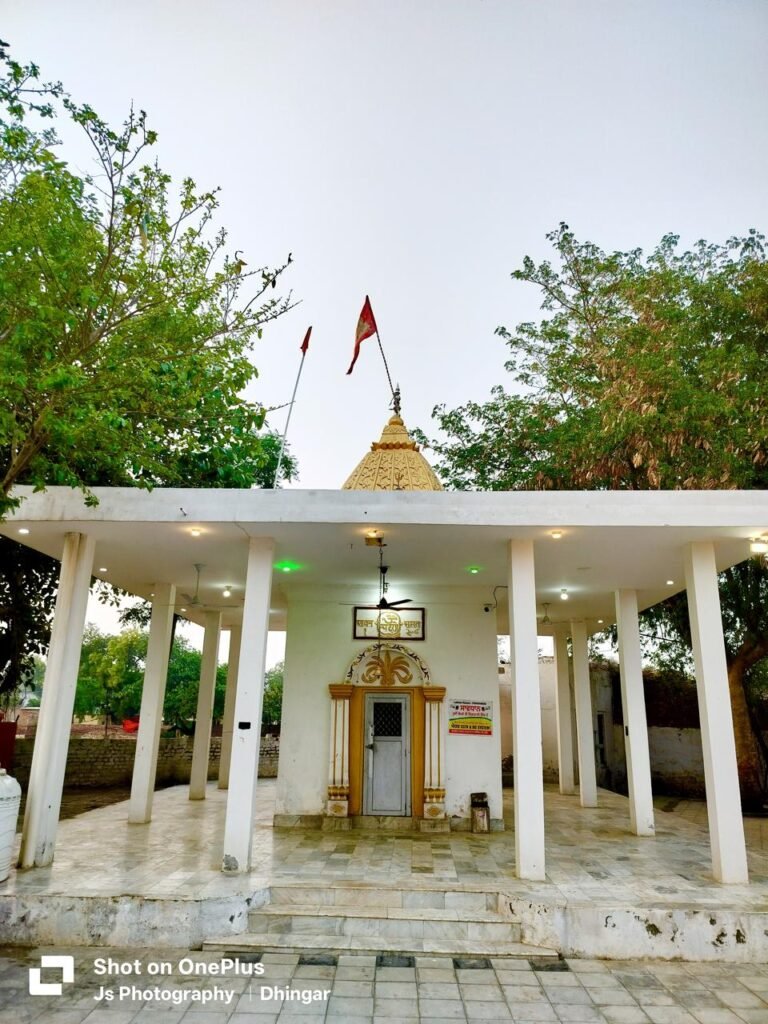 नवरात्रों में होगा विशाल जागरण। भारी गिनती में पहूंचते है श्रद्धालु।