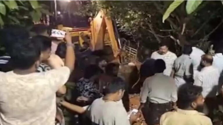 Kerala Landslide : केरल में भूस्खलन से बड़ा हादसा, 48 वर्षीय व्यक्ति की मौत, पत्नी गंभीर रूप से घायल