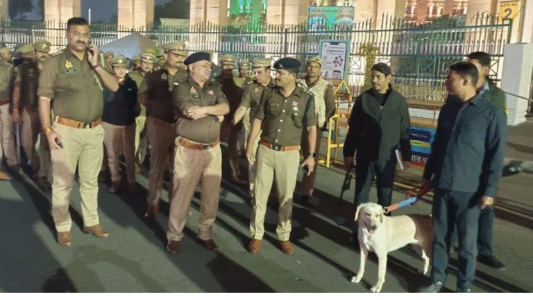 राम मंदिर ध्वजारोहण से पहले लखनऊ में धमकी भरा पत्र मिलने से हड़कंप, प्रमुख इमारतों की सुरक्षा बढ़ाई गई