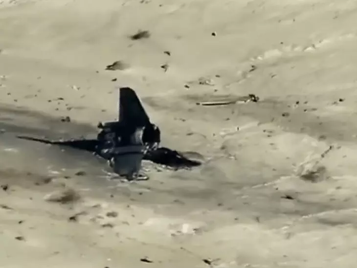 कैलिफोर्निया में US एयरफोर्स का F-16 फाइटर जेट क्रैश, पायलट सेकेंडों पहले सुरक्षित बाहर निकला