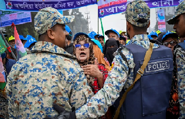 Attack on Hindus In Bangladesh : ‘बॉर्डर खोल दो, हमें बचा लो…’ बांग्लादेश में हिंसा से त्रस्त हिंदुओं की भारत से भावुक अपील