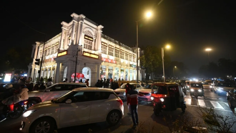 नए साल पर दिल्ली में कड़ी सुरक्षा, प्रमुख बाजारों में बढ़ी पुलिस तैनाती