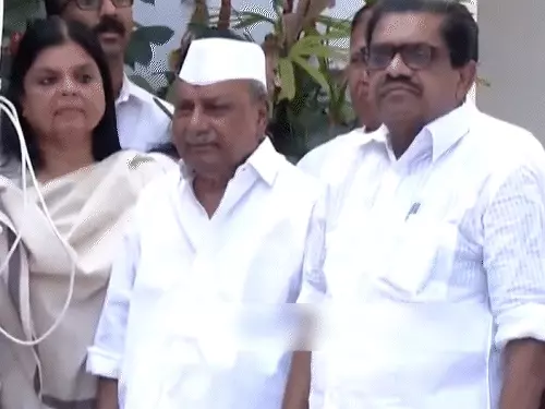 केरल कांग्रेस कार्यालय में राष्ट्रगान गाने में गलती, वीडियो वायरल होने पर सियासी विवाद