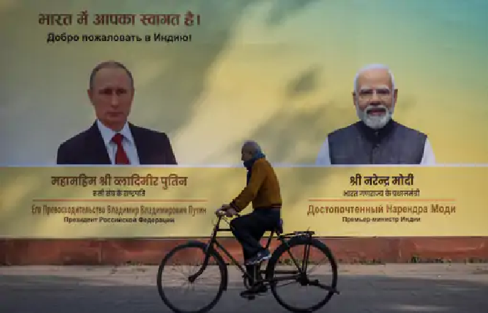 PM Modi : भारत-रूस साझेदारी मोदी-पुतिन एक ही कार में रवाना, रेड कार्पेट वेलकम