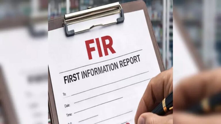 शिक्षिका के साथ सनसनीखेज वारदात: गर्लफ्रेंड के साथ पकड़े जाने पर पति ने पत्नी को कार के बोनट पर घसीटा, केस दर्ज