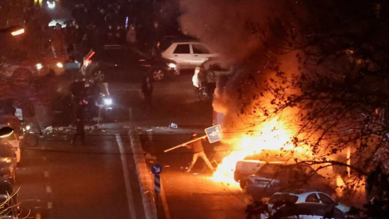 Iran में विरोध प्रदर्शनों में करीब 2 हजार लोगों की मौत, पहली बार अधिकारियों ने किया स्वीकार